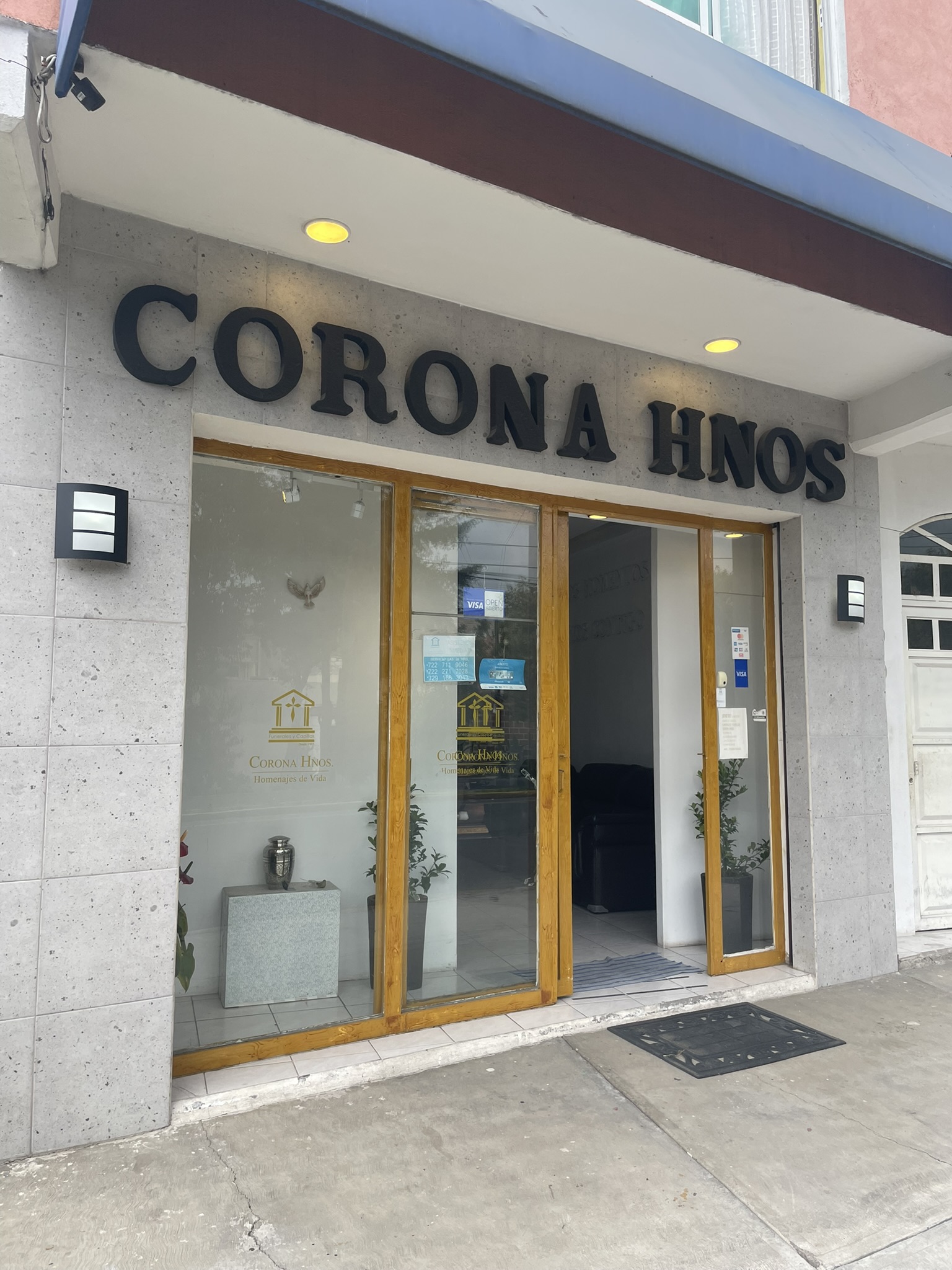 Instalaciones solemnes de la funeraria